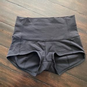 Lululemon high rise booty shorts - Black
